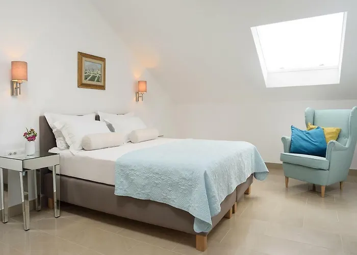 Divine View * Ragusa